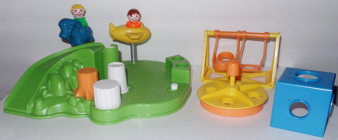 Vintage Fisher Little People Playground 1986 #2525 100 Complete